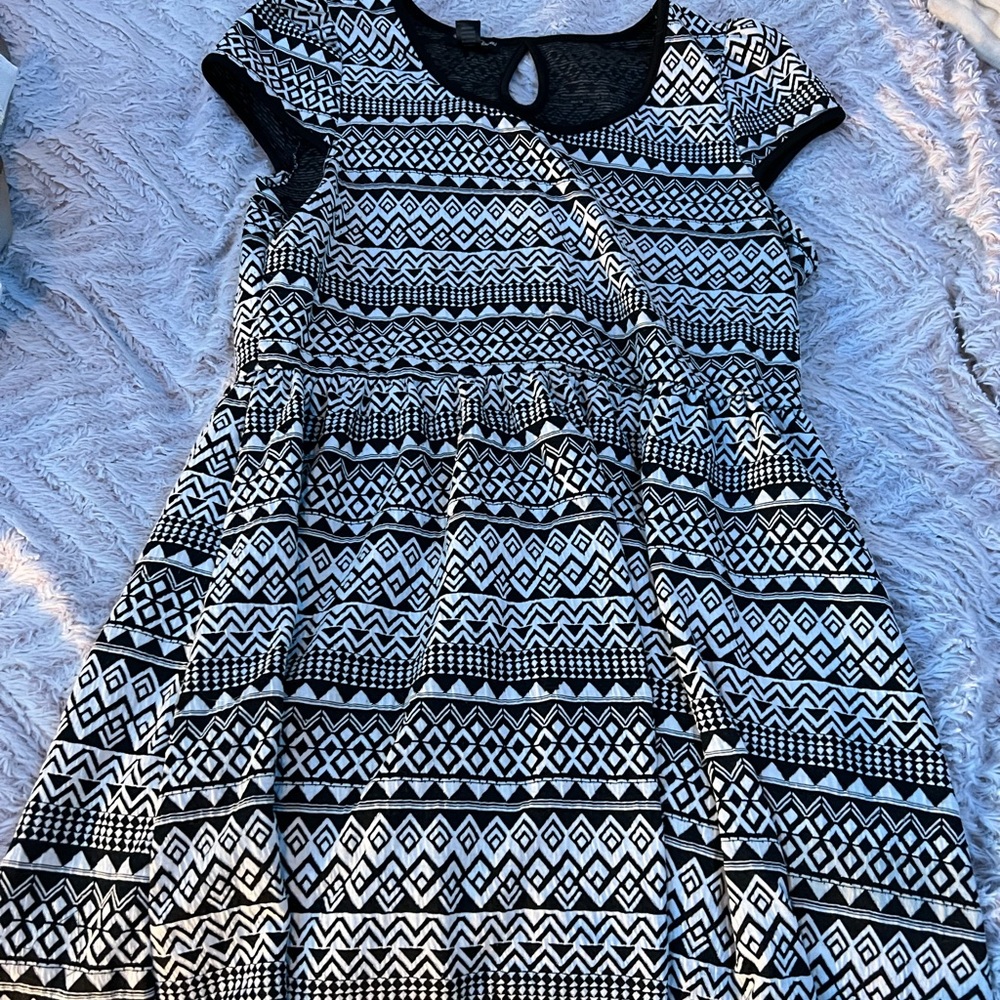 Chevron and triangle black and white pattern dress